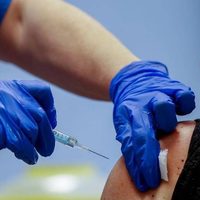 La triple vacuna: Argentina estudia un fármaco contra el coronavirus, la gripe y la bronquiolitis