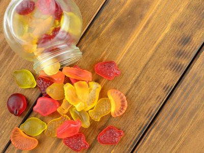 No gastes en suplementos carísimos, prepará estas gomitas antiedad con solo 5 ingredientes