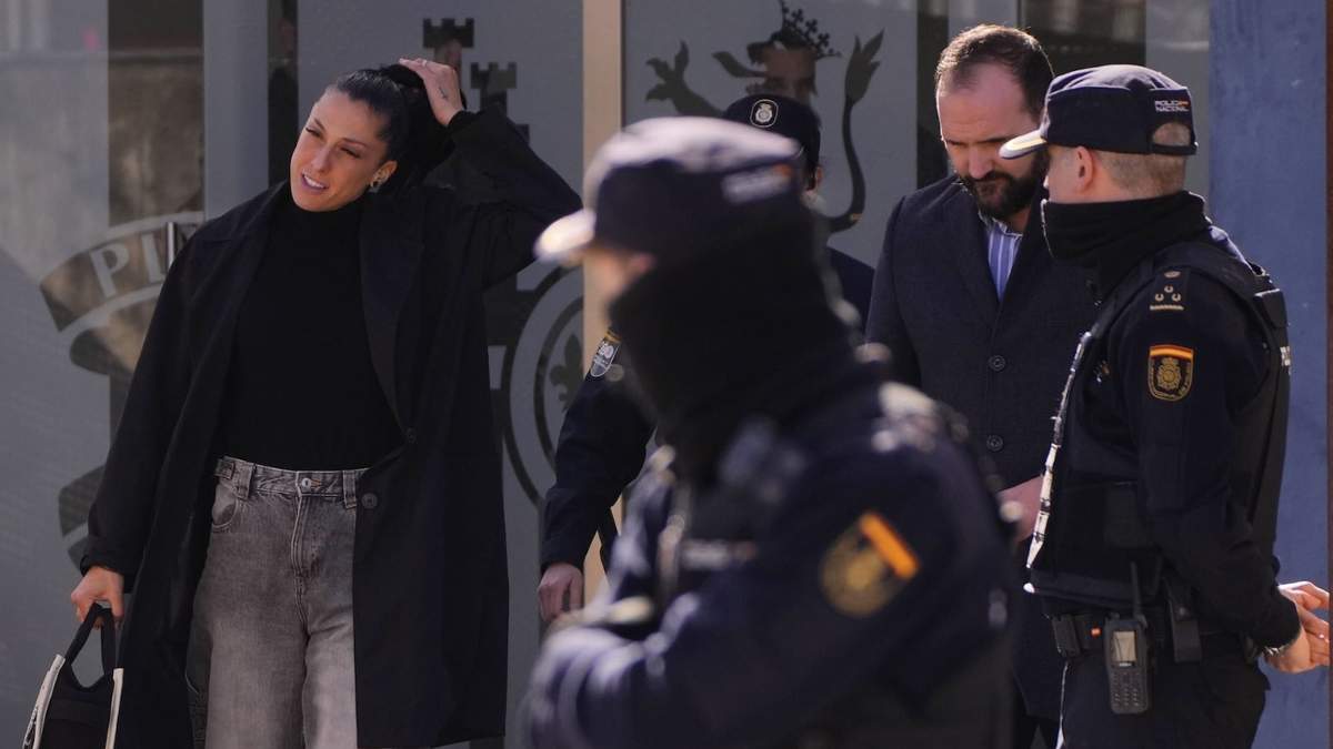 La futbolista española Jenni Hermoso tras testificar en el juicio contra el expresidente de la Federación Española de futbol, Luis Rubiales, en Madrid