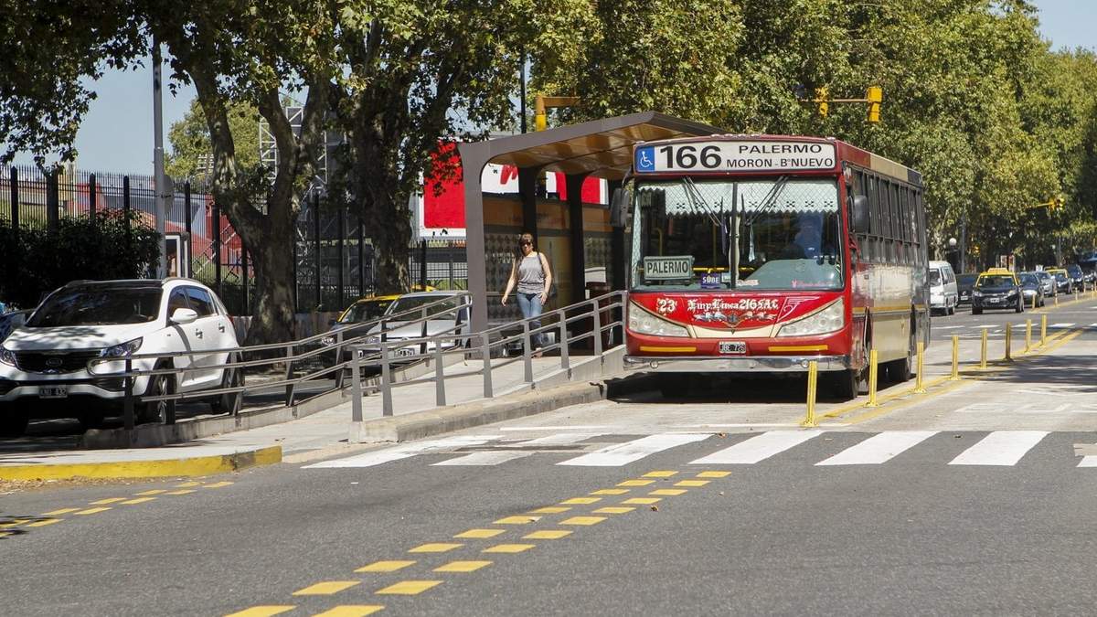 La tarifa de colectivos aumentará más de un 80% que los trenes. Fuente: (Twitter)