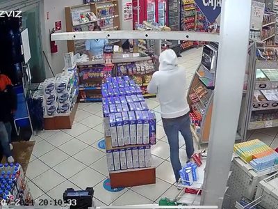 Aunque no se resistió al asalto, una cajera de Farmacias Guadalajara fue asesinada (Video)