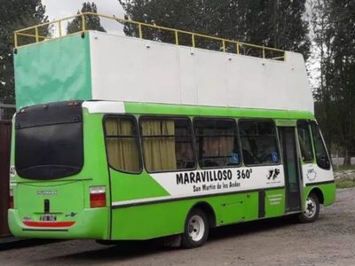 Denunciaron que el Maravilloso 360, colectivo turístico de San Martín, habría sido vandalizado