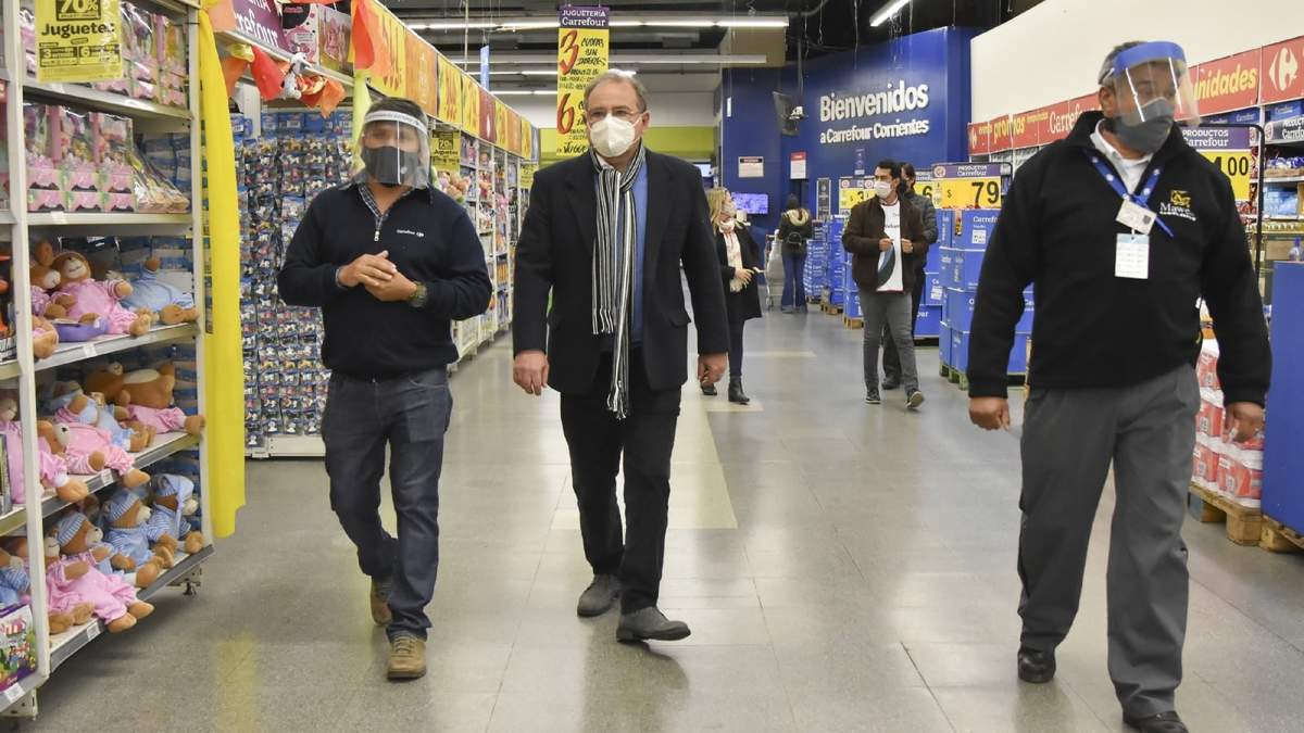Protocolos sanitarios en comercios. Fuente: (Twitter)