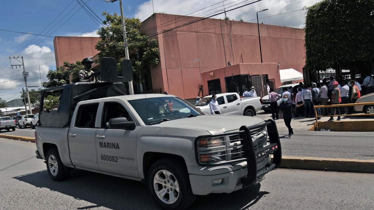 Elementos de la Marina y autoridades locales han iniciado un operativo de seguridad para localizar a los elementos desaparecidos