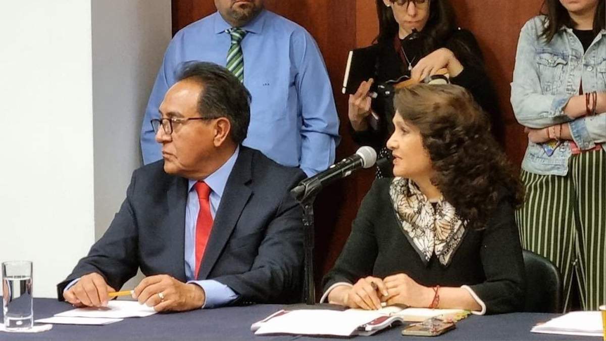 La nueva funcionaria de la SEP en la reunión de la comisión senatorial