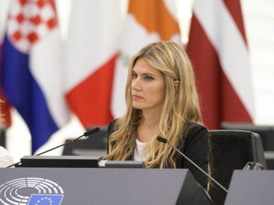 El Parlamento Europeo suspende a su vicepresidenta Eva Kaili por recibir presuntos sobornos de Qatar