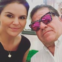 Presume viajes por el mundo hija de alcalde tabasqueño quien dice ganar $24 mil al mes