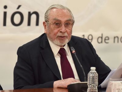 Bernardo Bátiz dice que no recuerda si se reunió con María Amparo Casar y Aguilar Camín