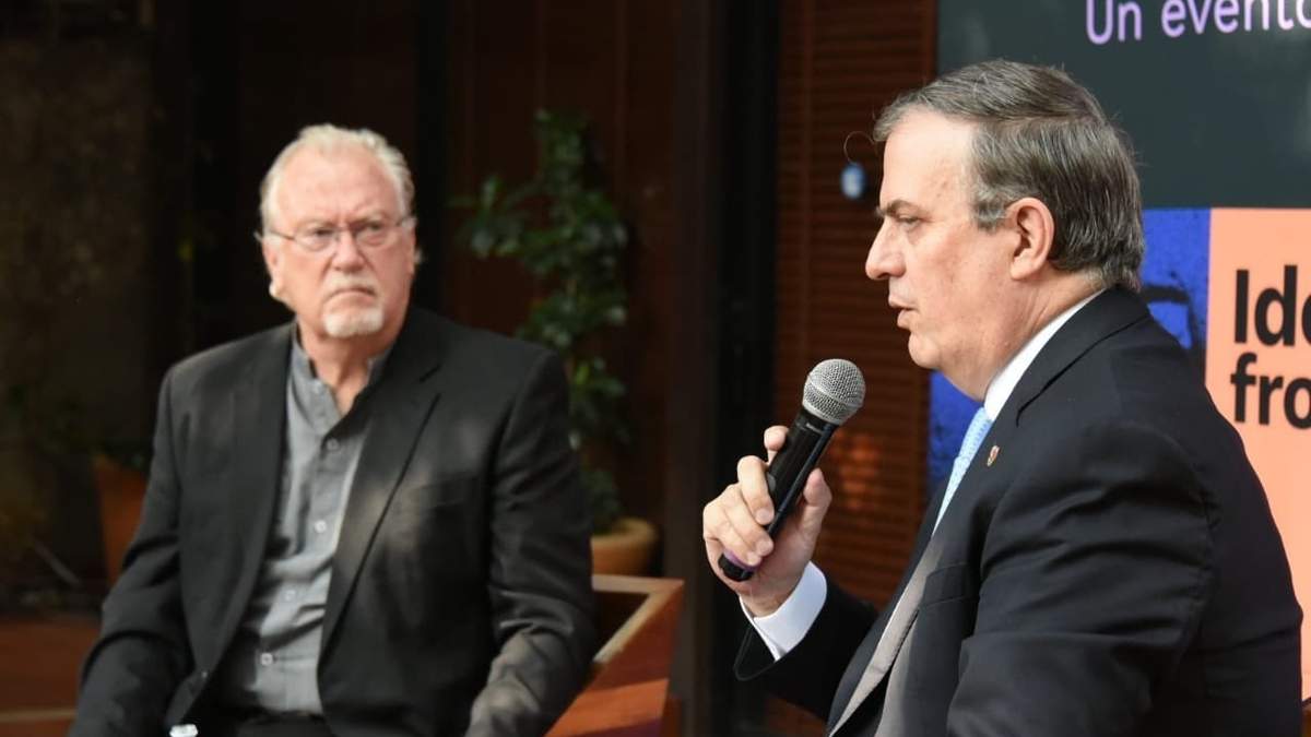 Jon Lee Anderson y Marcelo Ebrard