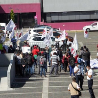 Grupo irrumpe en el INE y grita consignas en favor de reforma electoral de AMLO