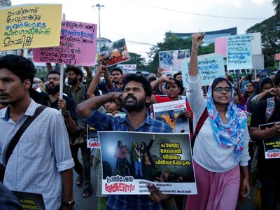 Las violentas protestas en la India dejan un saldo de al menos 23 muertos