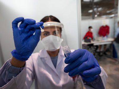 Variante Ómicron: detectaron casos en el Reino Unido