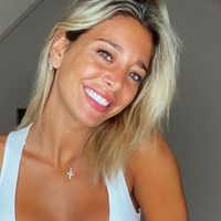 Icónica y desde su jardín, Sol Pérez destella glamour con sus microbikinis