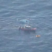 Marinos rescatan a cuatro personas cuya avioneta cayó al mar en Sinaloa (Video)