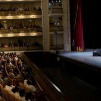 Obama critica partido único y economía socialista de Cuba