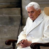 El Papa emérito Benedicto XVI está 'extremadamente frágil”, reporta su biógrafo