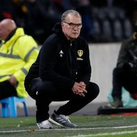 Insólito gol en contra del Leeds de Bielsa