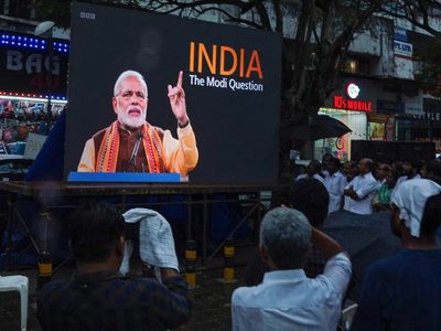 Las autoridades indias allanaron a la BBC luego de publicar un documental contra el presidente