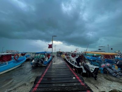 Probable ciclón y onda tropical amagan a Veracruz; lluvias intensas el domingo en estas entidades