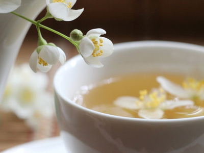 La planta de hermoso perfume que muchos tienen en su jardín y que puede traerte grandes beneficios
