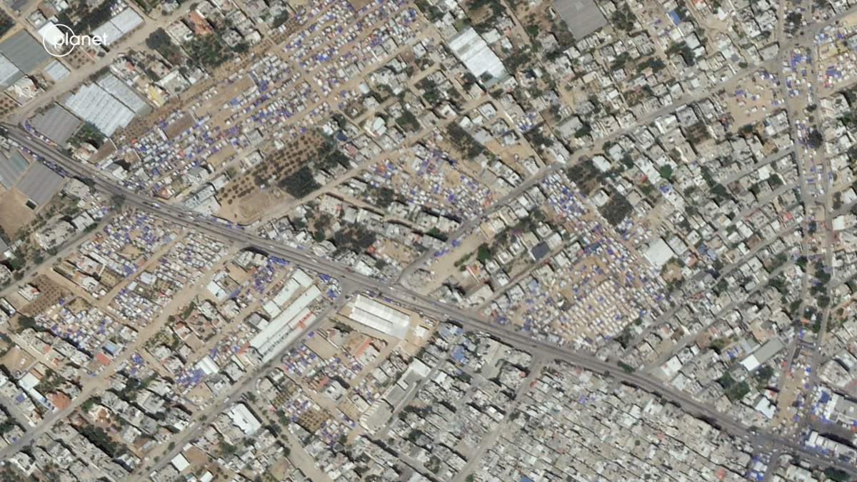 Campamento previo a una evacuación masiva en la ciudad de Rafah