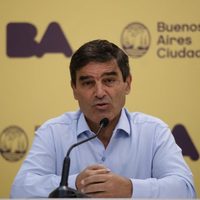 Fernán Quirós pidió disculpas por las aglomeraciones en los vacunatorios de CABA