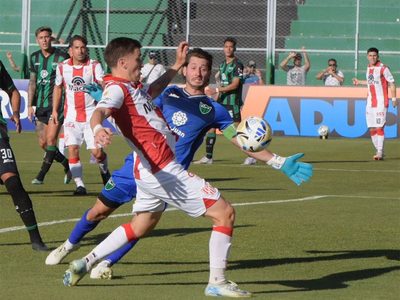 San Martín de San Juan se complicó al igualar con Instituto