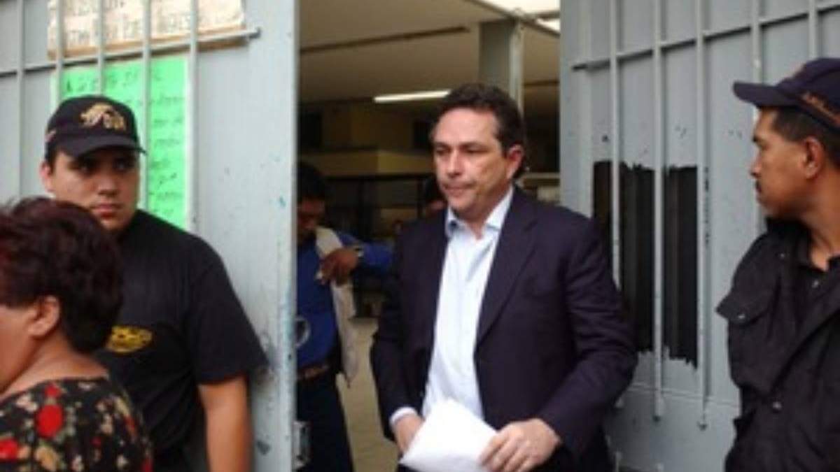 Carlos Cabal Peniche en una imagen de 2004