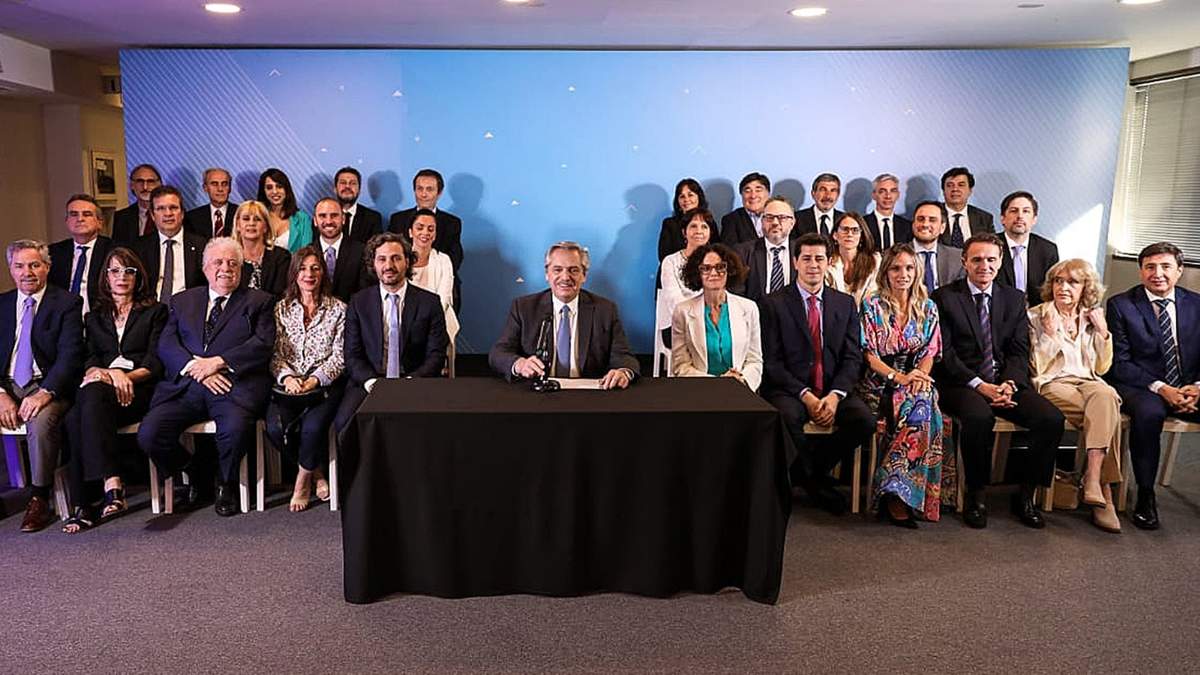 Alberto Fernández y sus ministros. Fuente: (Twitter)