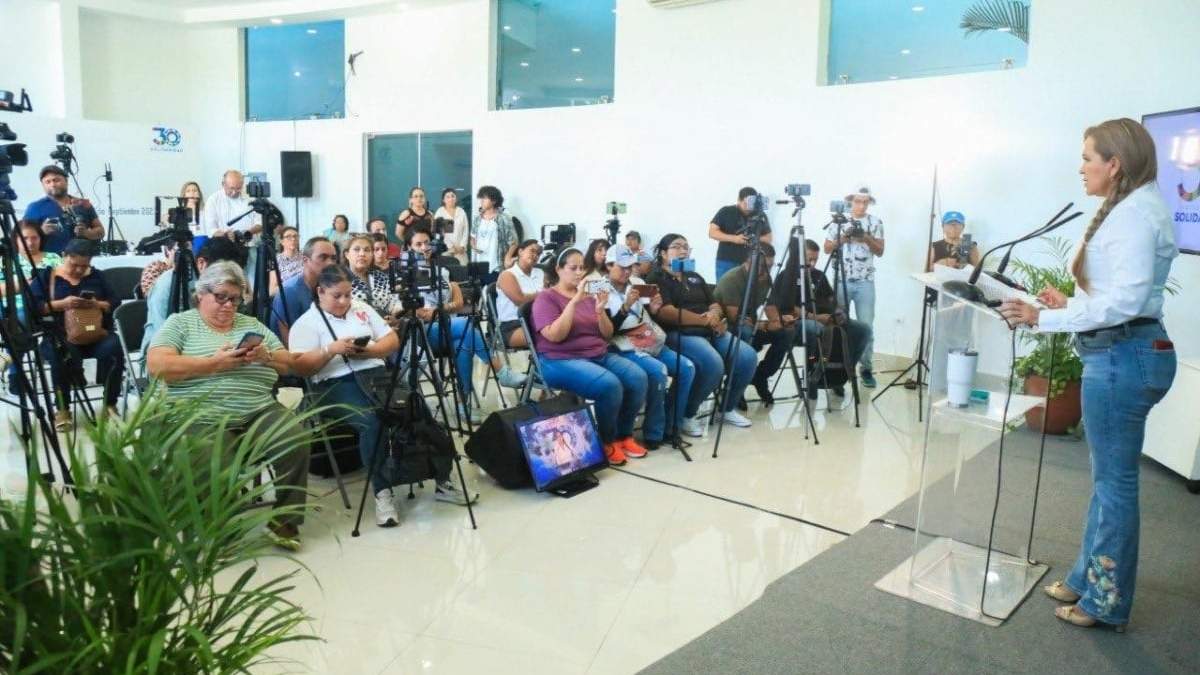 Una conferencia de prensa de la alcaldesa de Solidaridad, Lili Campos