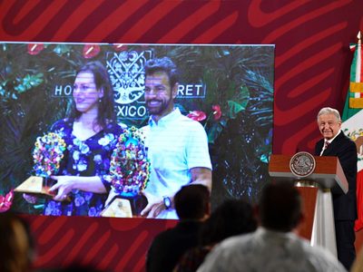 AMLO llama “hipócrita” a Eugenio Derbez: critica el Tren Maya y apoyó parque Xcaret