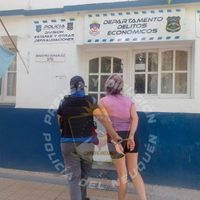 Cayó la mujer que compró celulares de alta gama con tarjetas de crédito robadas