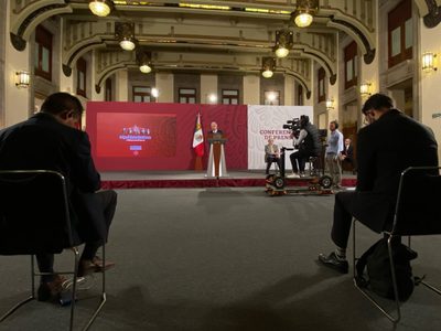 Ordena TEPJF al INE analizar medidas que buscaban acotar opiniones de AMLO sobre alianzas