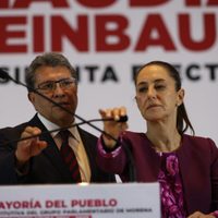 Eligen por consenso a Ricardo Monreal como coordinador de diputados de Morena