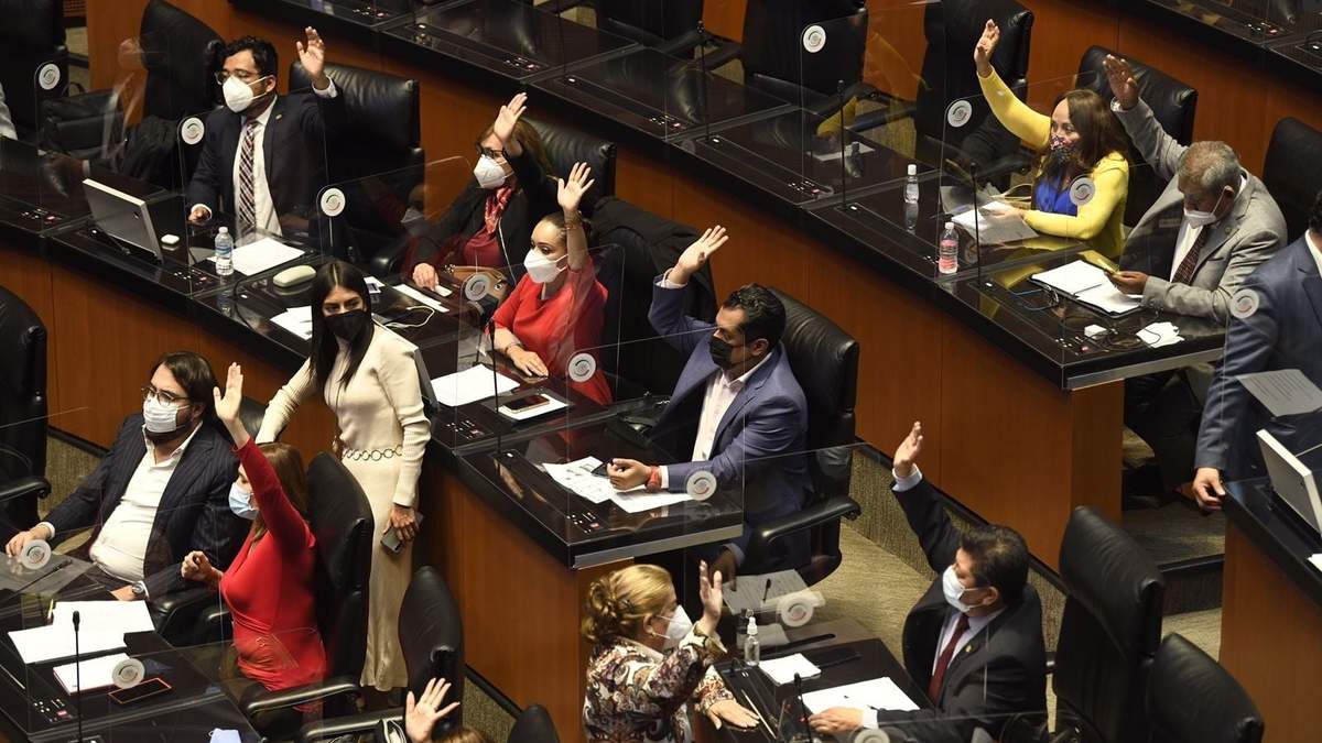 La mayoría en la Comisión Permanente votó a favor de un periodo extraordinario