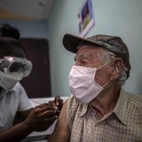 Cuba dejará de usar solamente sus vacunas en la campaña contra el coronavirus: sumará una china