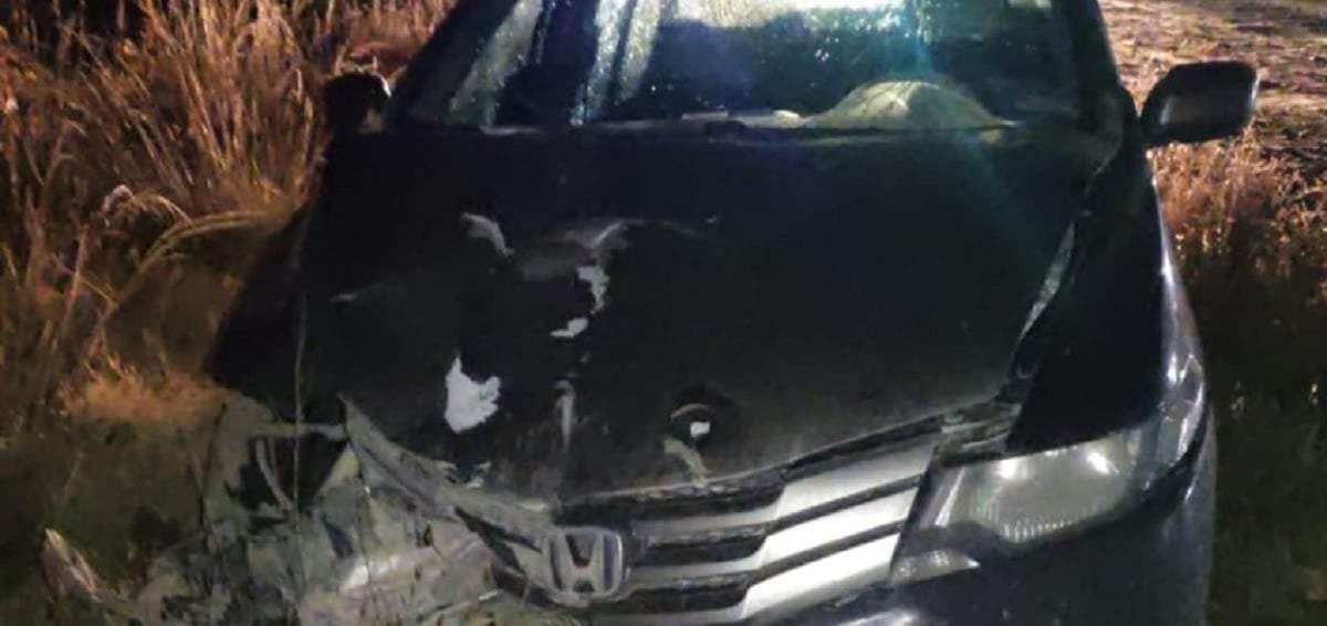 Así quedó el Honda que conducía un hombre ebrio. Fuente (Policía de Río Negro)