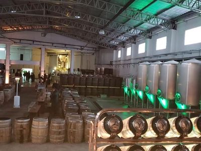 Se unieron para donar alcohol y proyectan producir destilados en el futuro