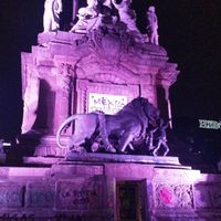 Remozan el Ángel de la Independencia y otros monumentos tras la marcha #NoMeCuidanMeViolan