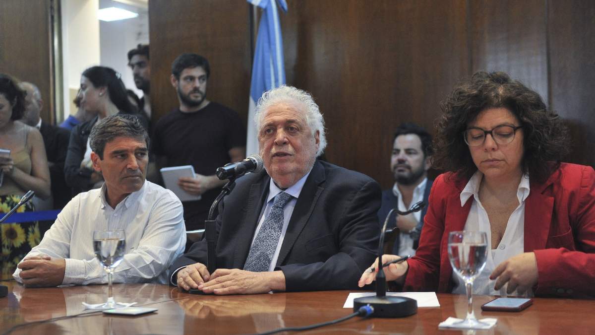 Autoridades sanitarias de Argentina reportando el primer caso positivo. Fuente: (Twitter)