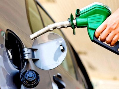 ¡No cambia nada! Bajó el petróleo, pero los combustibles seguirán con el mismo precio. ¿Por qué?