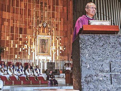 Legionarios de Cristo: Red de complicidades para expulsar a un sacerdote seropositivo