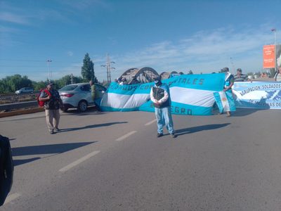 Veteranos de Malvinas cortaron puentes en Neuquén