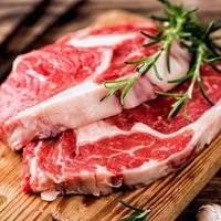 3 trucos de la abuela para ablandar la carne y que te quede tan tierna como para cortar con cuchara