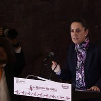 Sheinbaum pide a diputados de Morena apoyo frente a las "calumnias" por el Metro