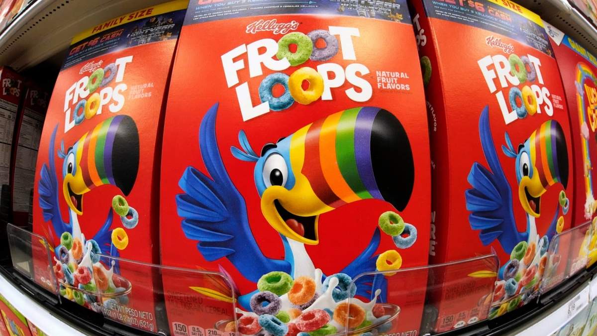 Cajas de cereal Fruit Loops, de Kellogg's, se exhiben en una tienda de la cadena Target en Pittsburgh, Pensilvania, el 16 de noviembre de 2022