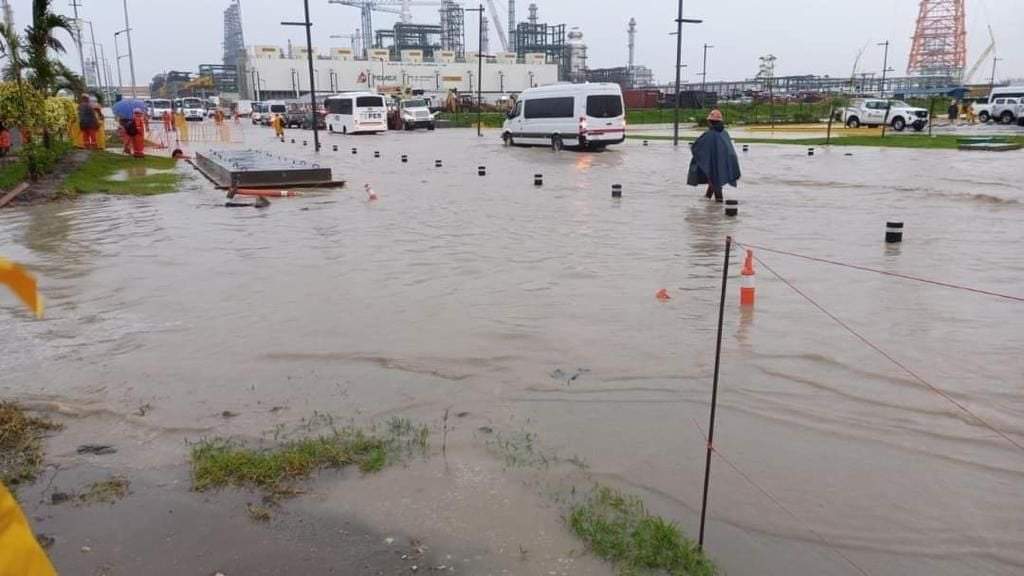 Inmediaciones de la refinería Olmeca