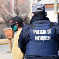 Un hombre fue sorprendido por la Policía "con las manos en la pala" en Rincón de los Sauces