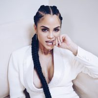¡No apto para cardíacos! Natti Natasha recibió el 2020 con un ¡cavado FURIOSO! ¡Se le ve TODO!