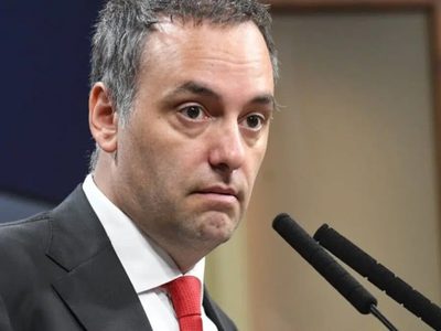 Se derrumba la imagen de Manuel Adorni y ahora está por debajo de Cristina Kirchner